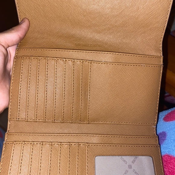 Michael Kors Wallet - Picture 2 of 3